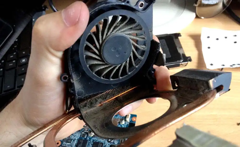 Чистка ноутбука HP от пыли в Челябинске | Замена термопасты