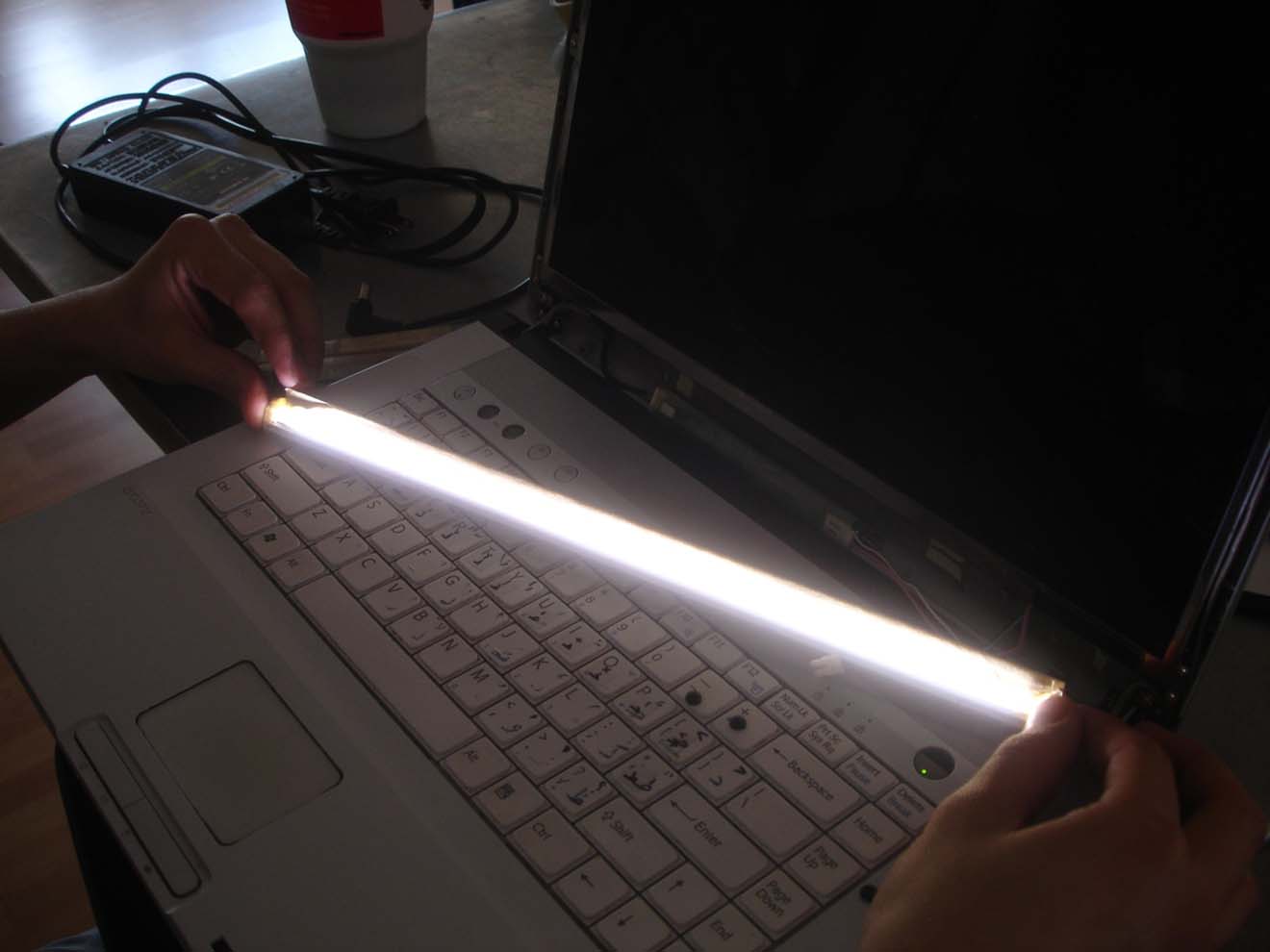 Замена и ремонт подсветки экрана ноутбука в Челябинске